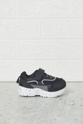 Infant Boys Black Textured Trainer