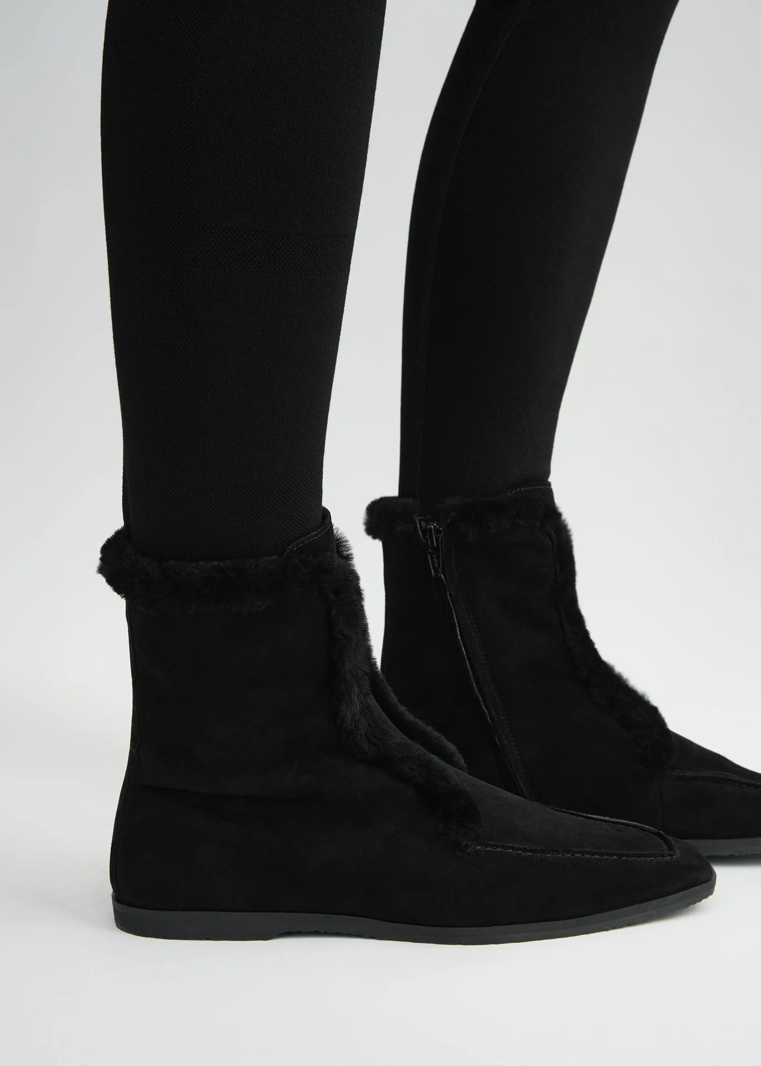 Zipped winter boots black